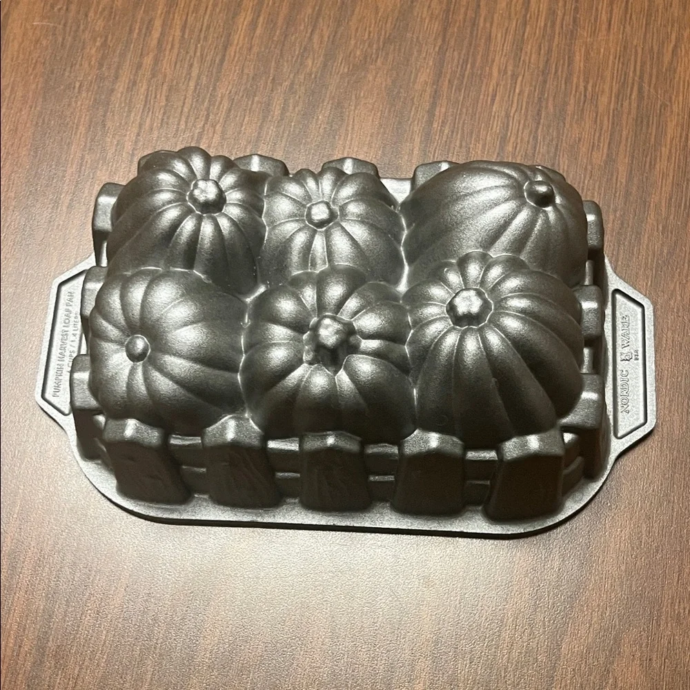 Nordic Ware Pumpkin‎ Patch Loaf Pan